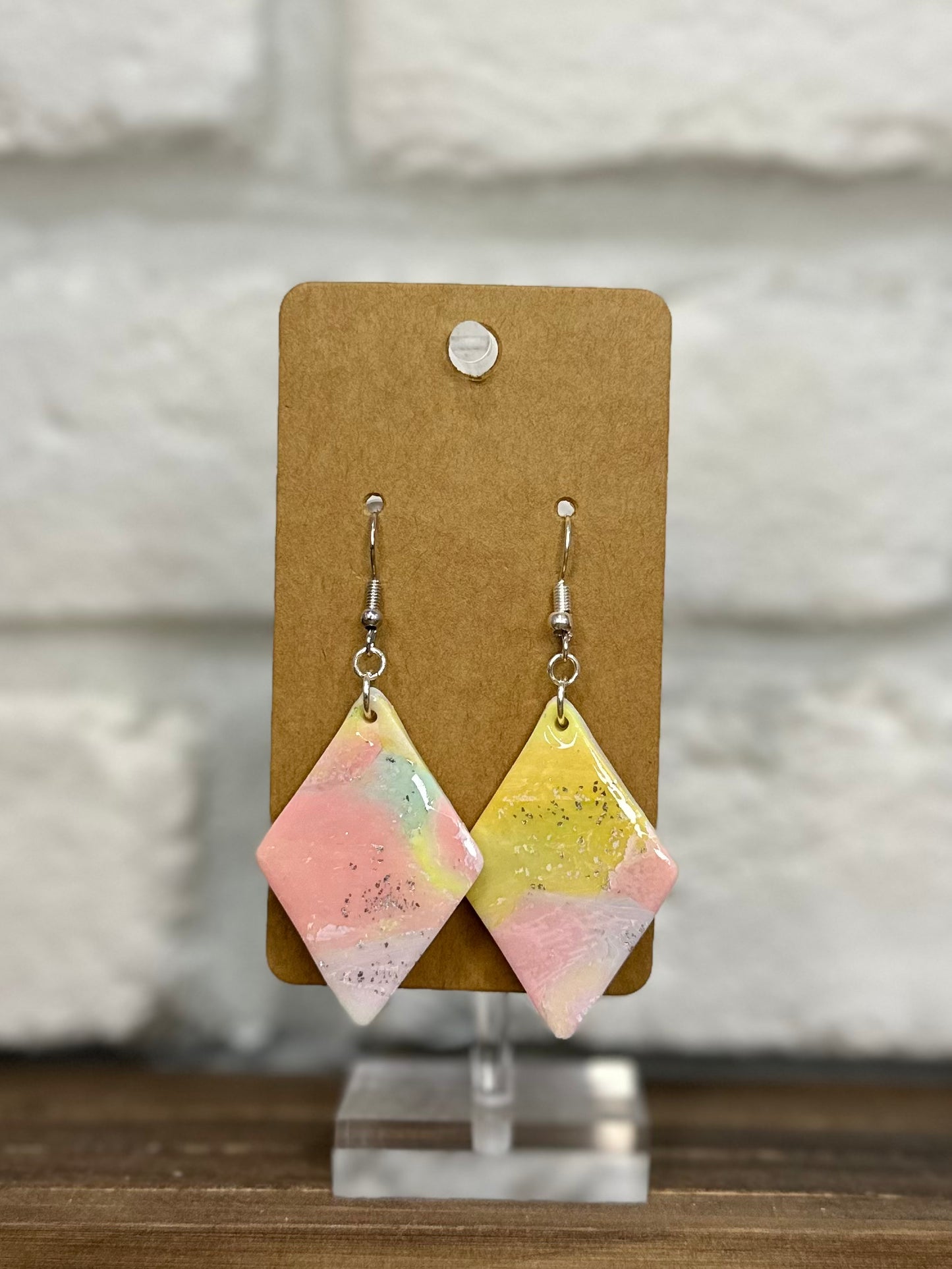 Pastel & silver specs diamond