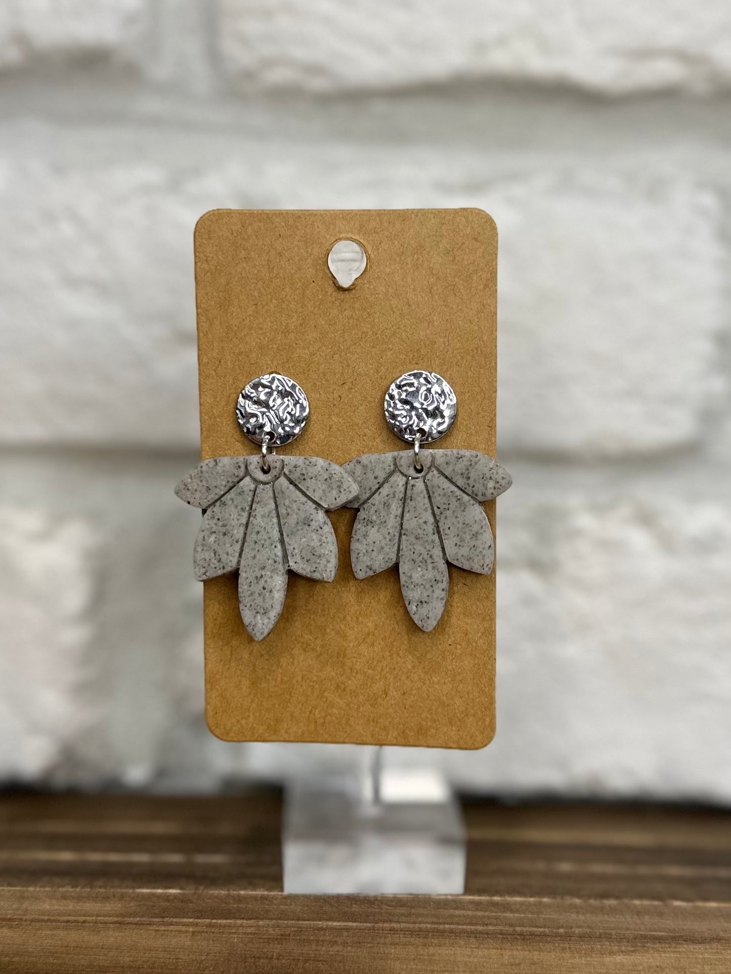 Stone fleur w/silver