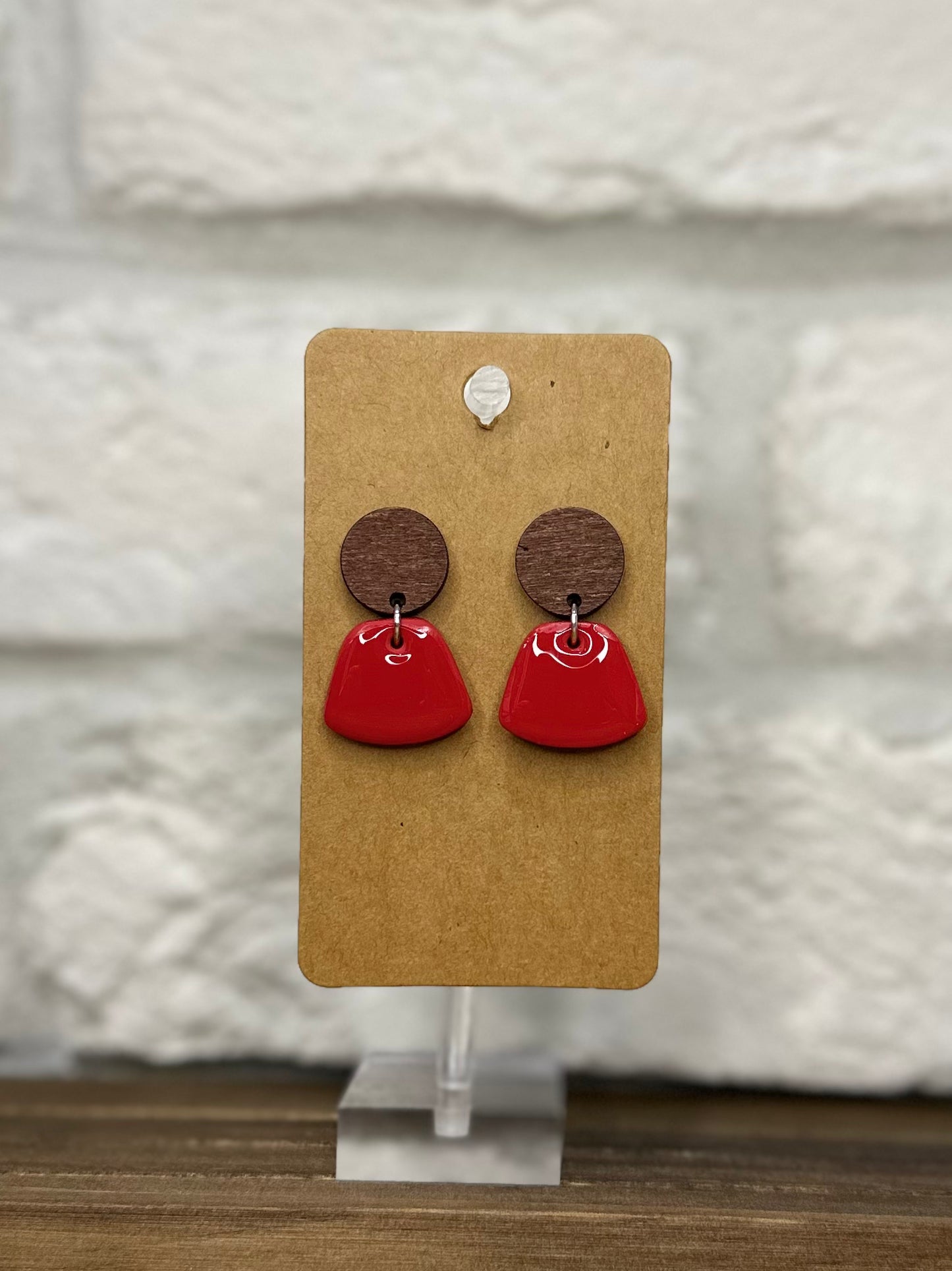 Red petite w/ wood