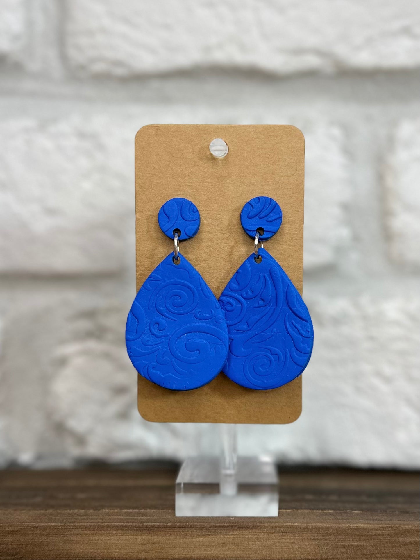 Textured cobalt teardrop