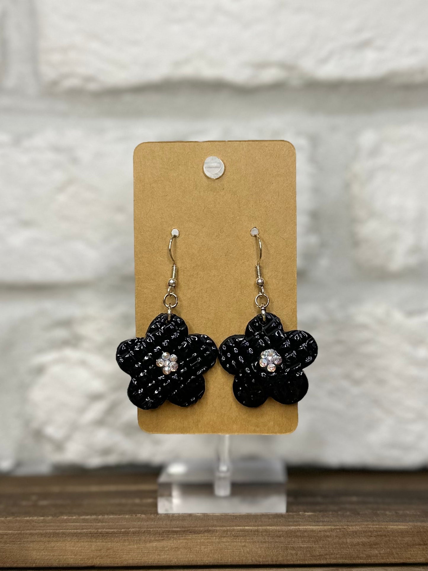 Black daisy w/ crystals