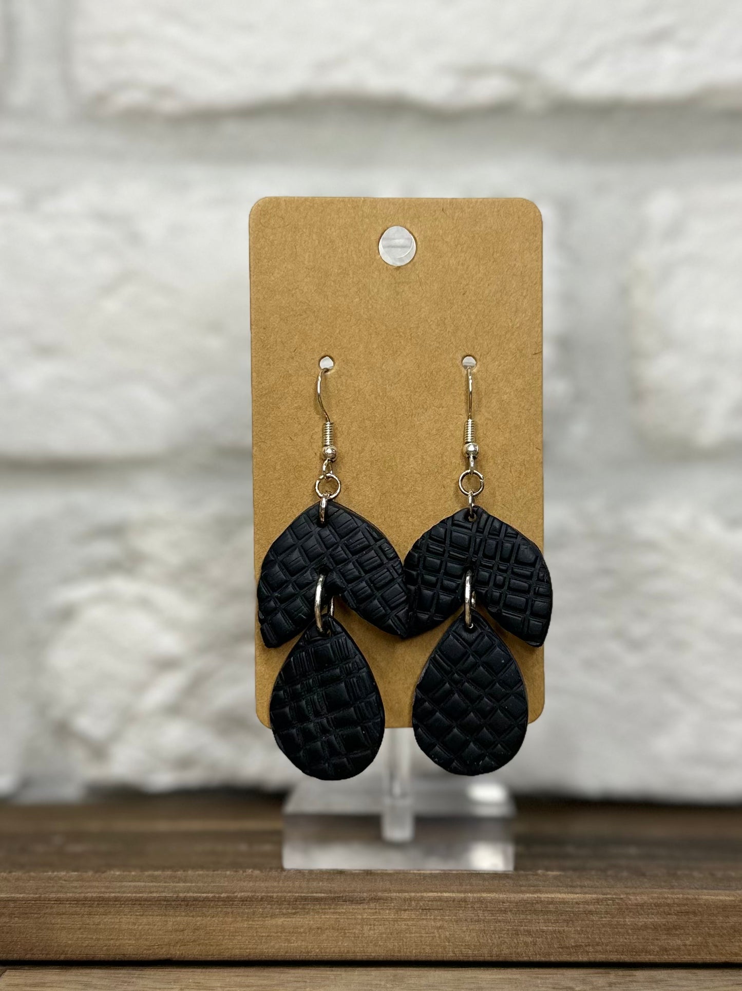 Black texture two tier