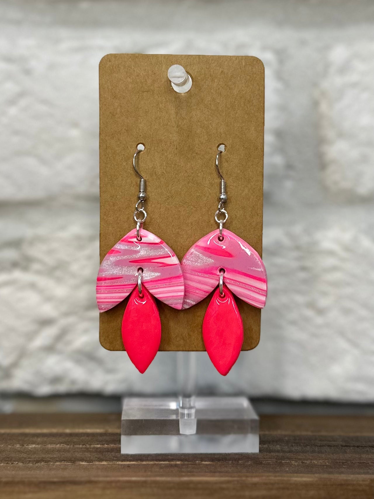 Hot pink & pearl 2 tier