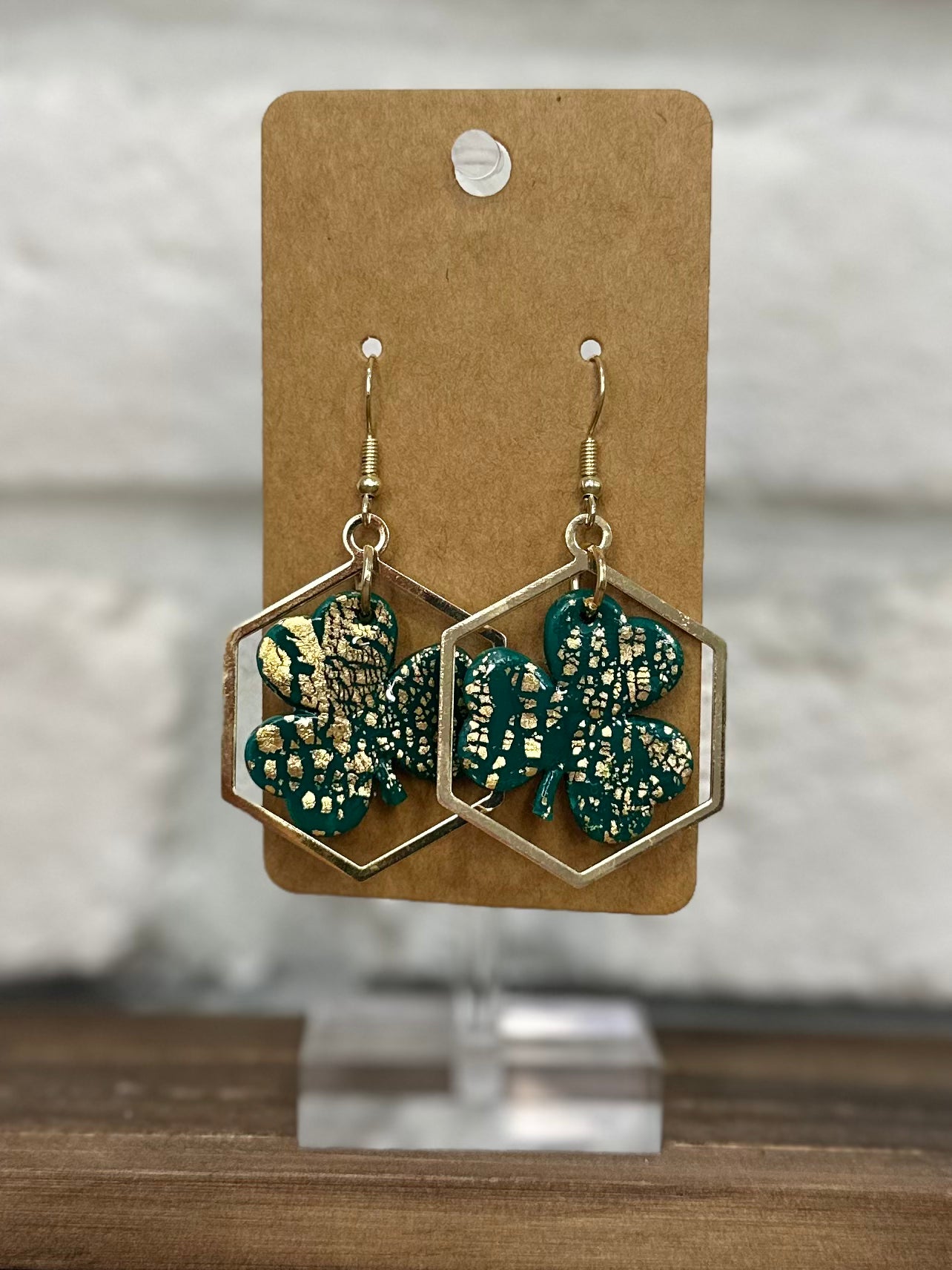 Shamrock w/ gold hex