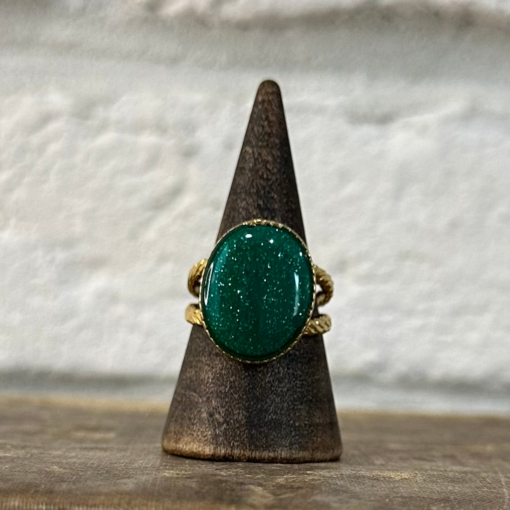 Green w/ Gold Glitter Oval