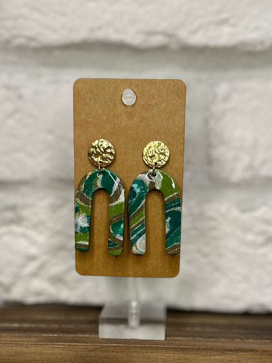 Green agate rainbow w/ gold stud