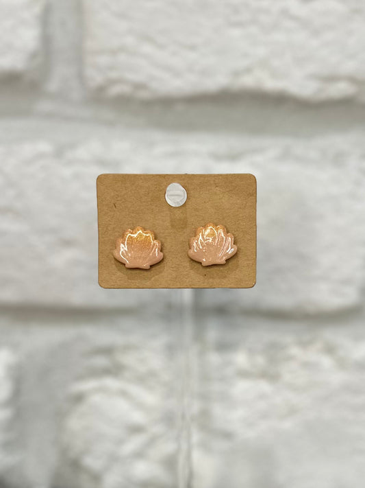 Seashell stud