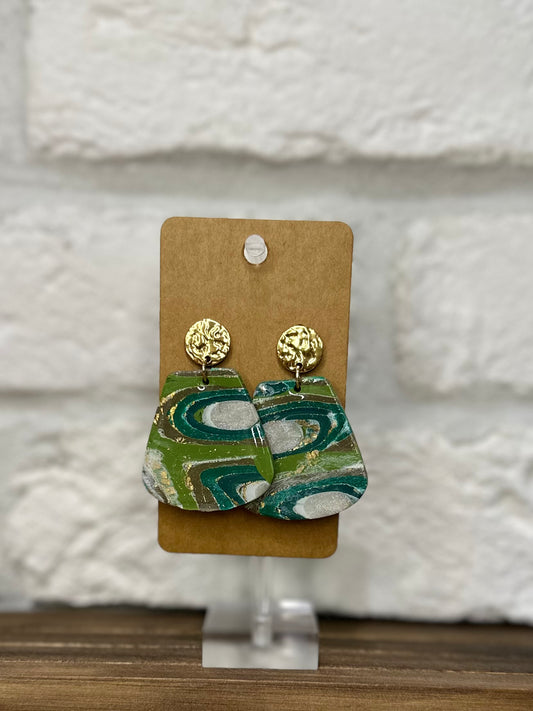 Green agate with gold stud