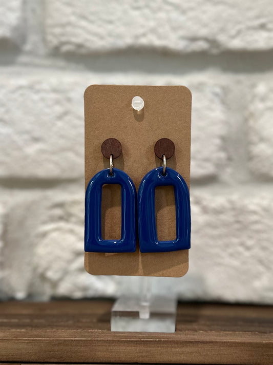 Navy arch w/ wood