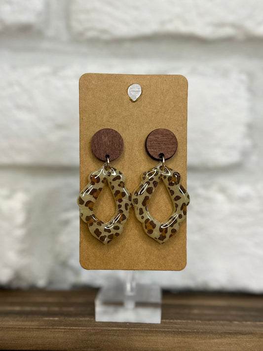 Leopard frame w/ wood