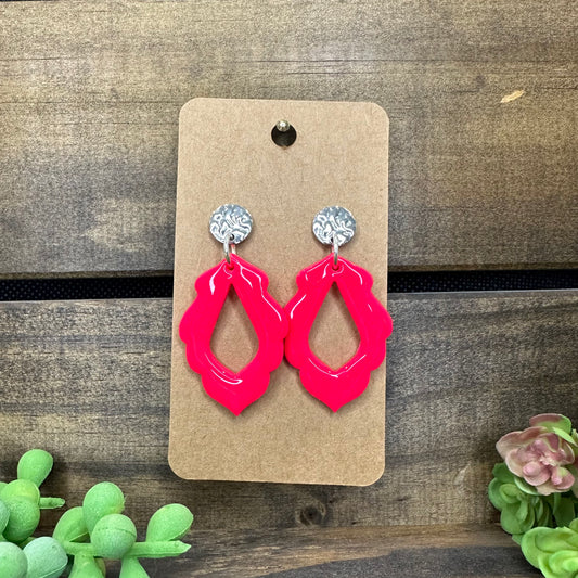 Hot pink flourish frame with silver stud