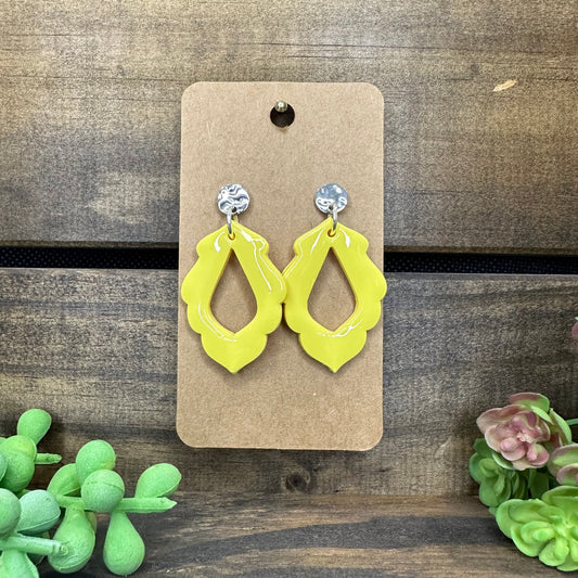 Yellow flourish frame with silver stud